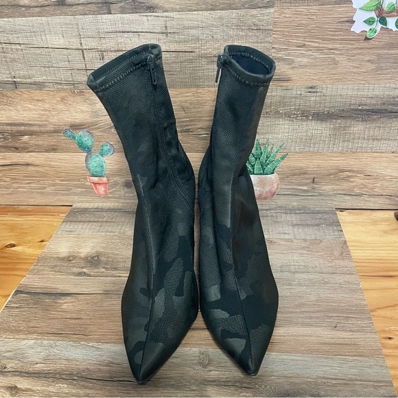 Jeffrey Campbell Green Camo Print Going Out Siren Ankle Sock Boot Sz 9.5 - Picture 5 of 11